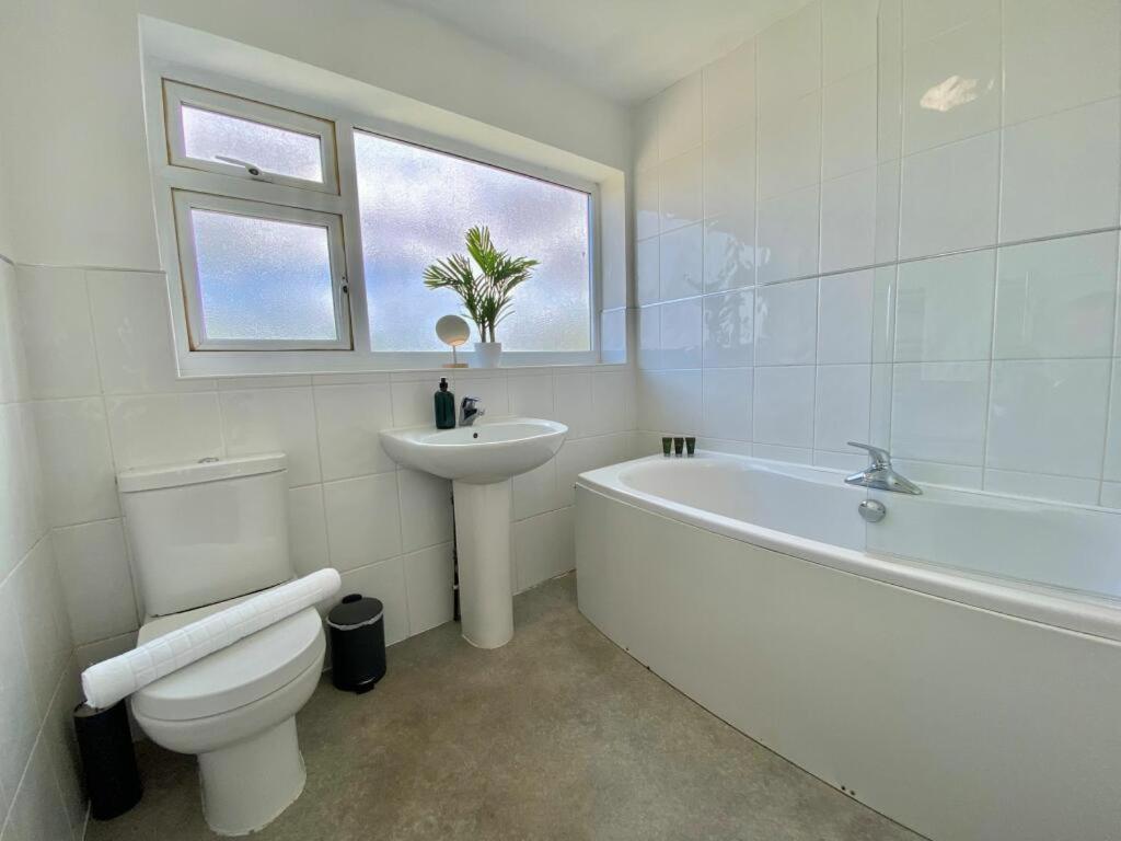 Coventry Huge 4Bed 2Bath Private Parking Nec By Empower Homes Buitenkant foto
